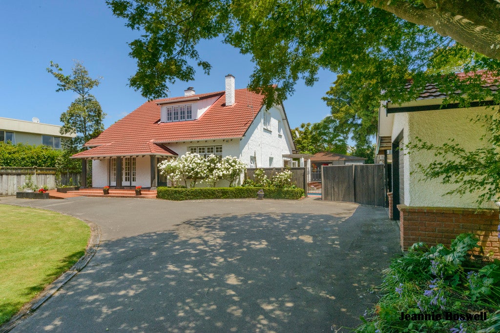220 Victoria Avenue, Hokowhitu, Palmerston North - Carousel 1