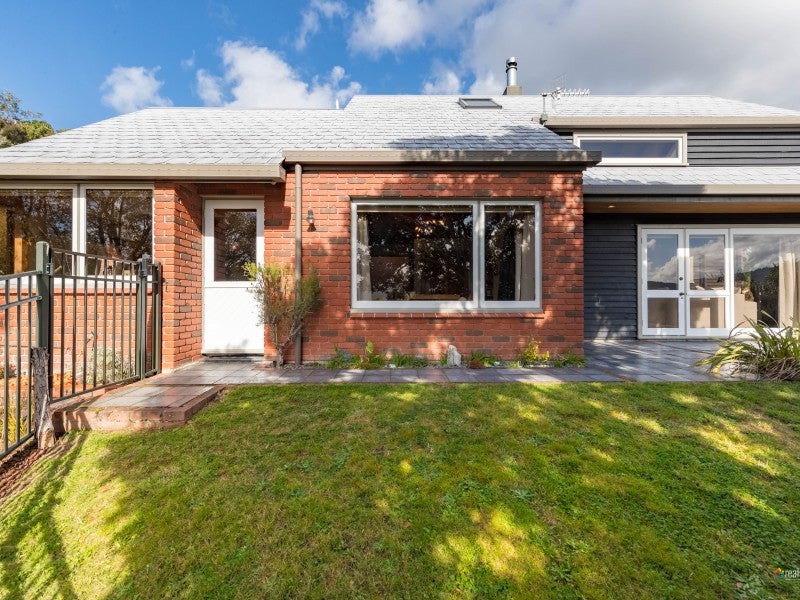 2 Raynham Way, Silverstream, Upper Hutt - Carousel 2