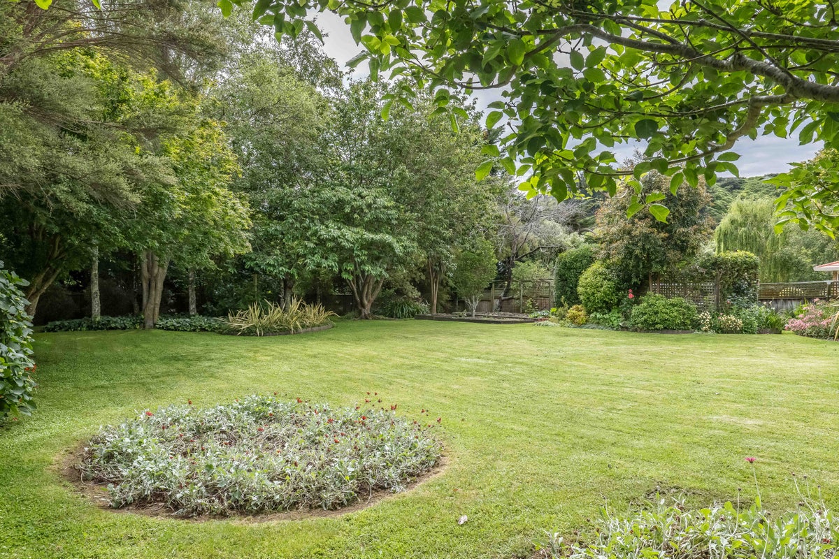 165 Raumati Road, Raumati Beach, Paraparaumu - Carousel 2