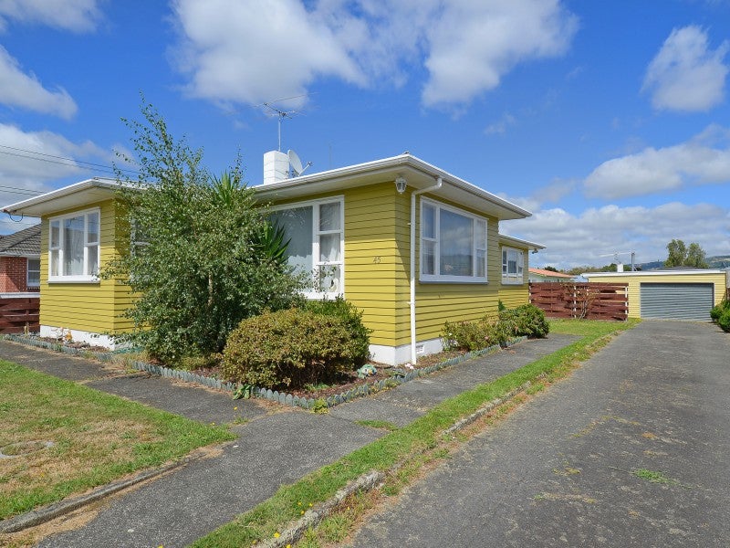 45 Kashmir Avenue, Clouston Park, Upper Hutt - Carousel 1