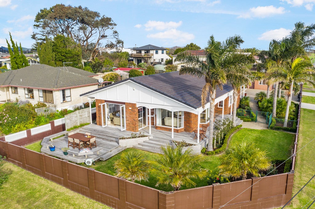 1B Shelly Bay Road, Beachlands, Auckland - Carousel 1