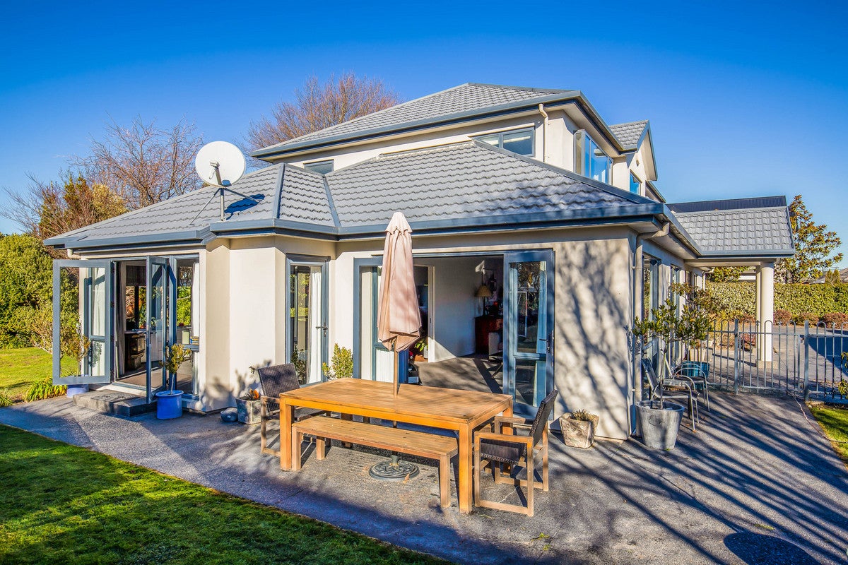 15 Ballybrack Place, Casebrook, Christchurch - Carousel 2
