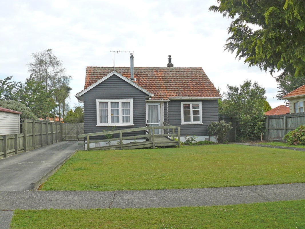 24 Wallace Crescent, Glenholme, Rotorua - Carousel 1