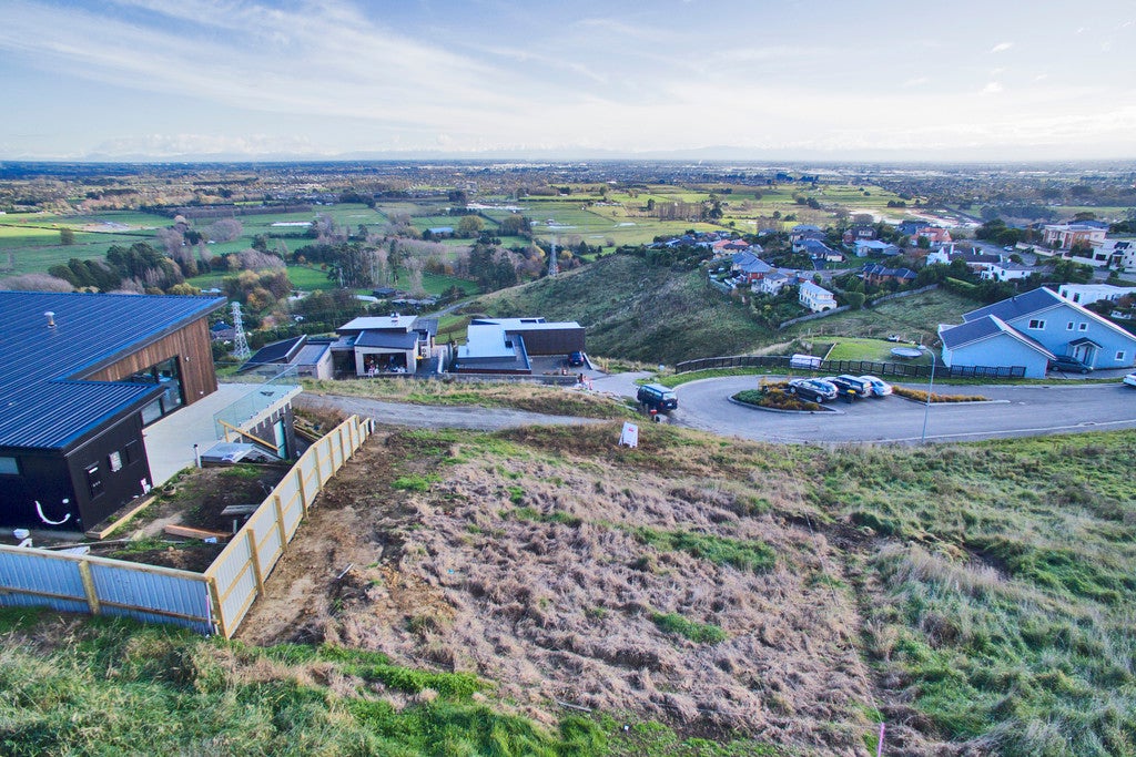 12 Francis Mill Grove, Westmorland, Christchurch - Carousel 1