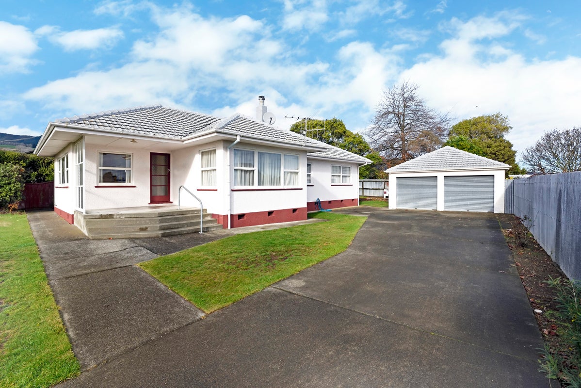6 Keats Crescent, Stoke, Nelson - Carousel 1