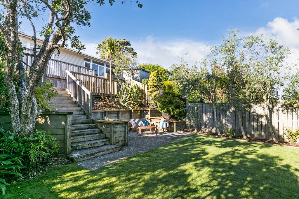 40 Black Rock Road, Newlands, Wellington - Carousel 1