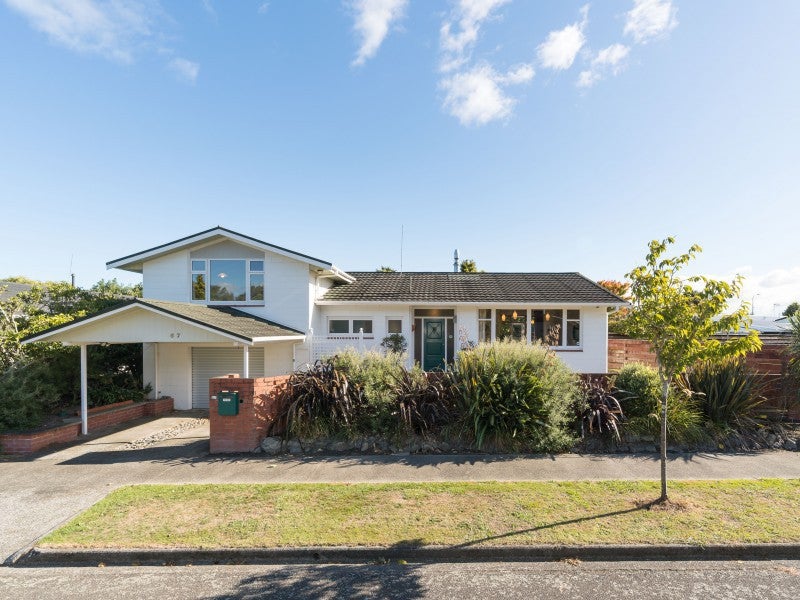 67 Buick Crescent, Awapuni, Palmerston North - Carousel 1