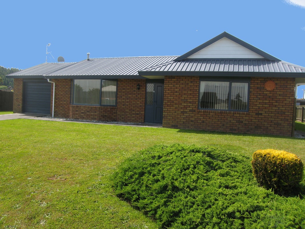 3 Ashmore Place, Fairy Springs, Rotorua - Carousel 1