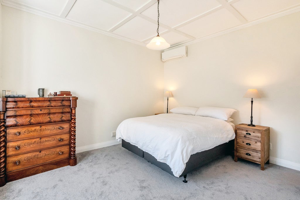 8 Kingsway, Three Kings, Auckland - Carousel 26