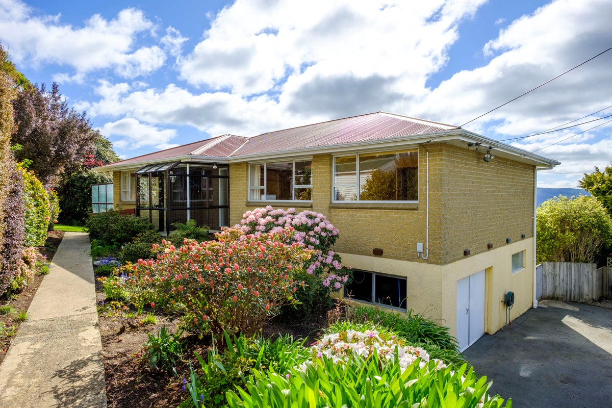 79 Gilkison Street, Halfway Bush, Dunedin - Carousel 1