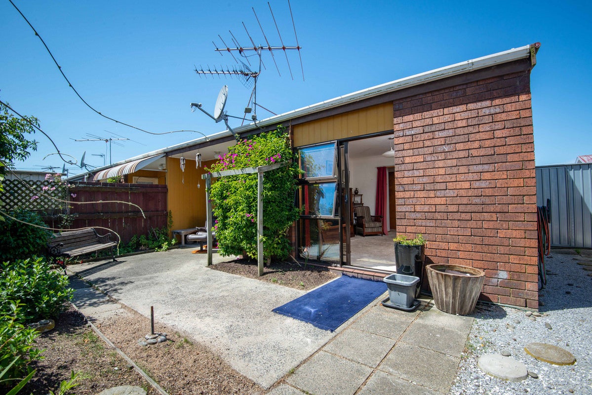 57D Law Street, Caversham, Dunedin - Carousel 1
