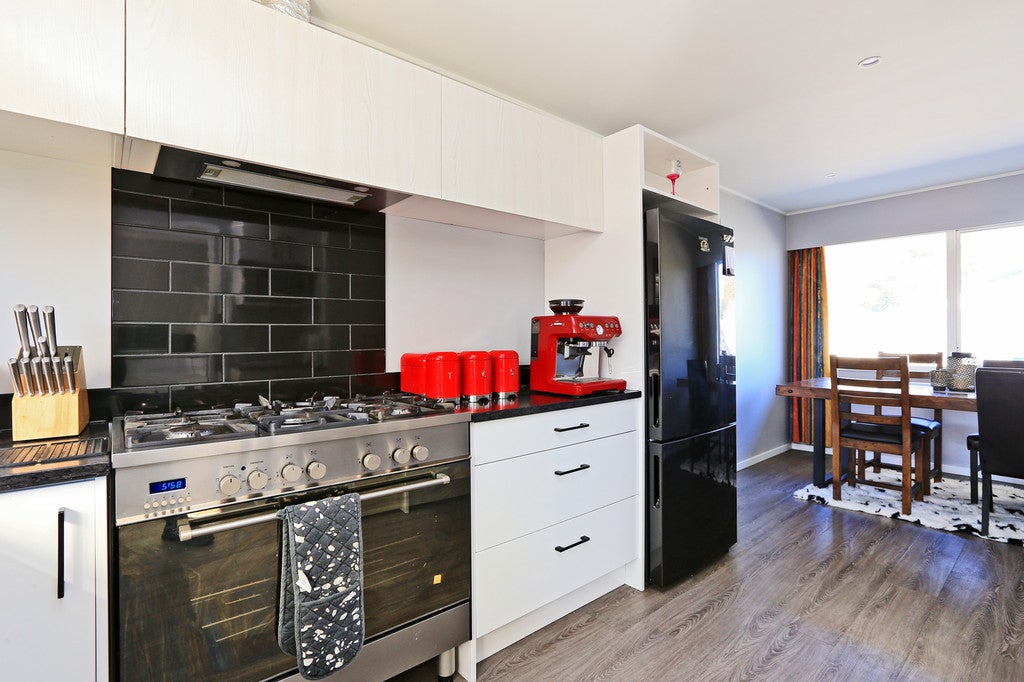 5 Walton Place, Flaxmere, Hastings - Carousel 2