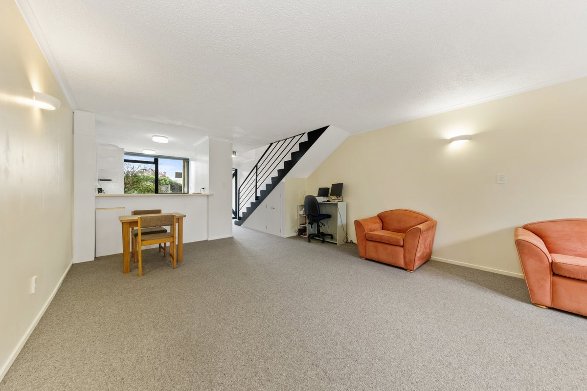 2/5 Kipling Street, Addington, Christchurch - Carousel 2