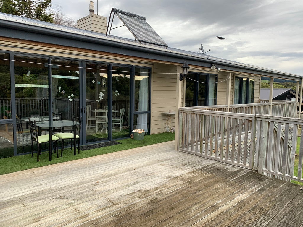 5 Matai Street, Kaka Point, Kaka Point - Carousel 1