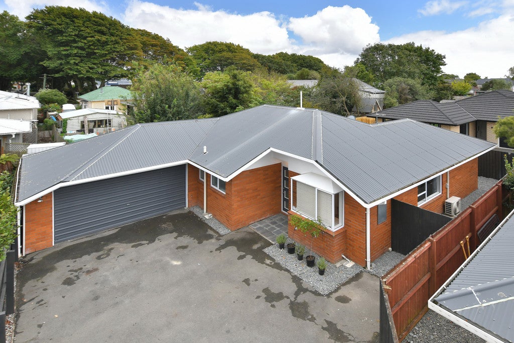16 Coles Place, St Albans, Christchurch - Carousel 1