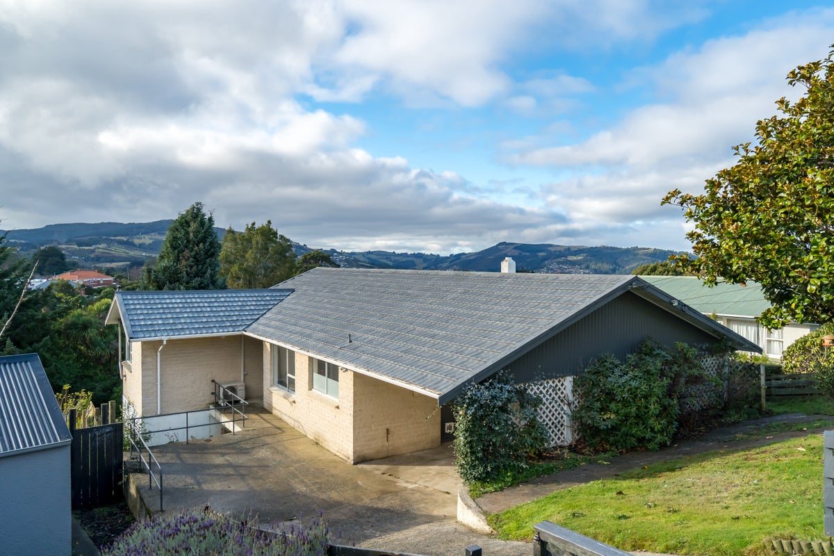 72 Centennial Avenue, Helensburgh, Dunedin - Carousel 1