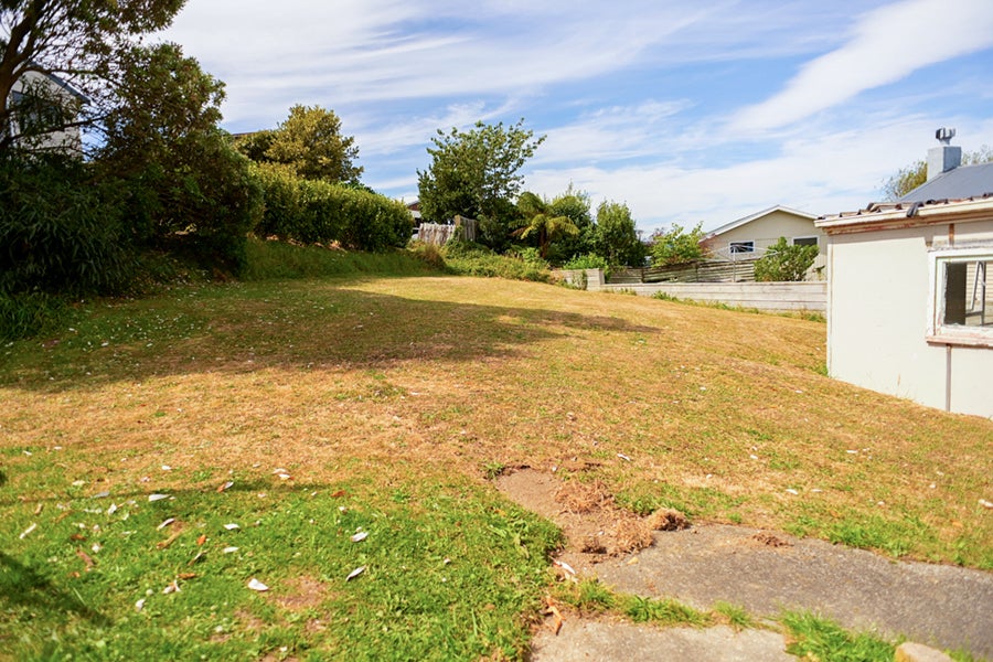 24 Excellency Terrace, Ascot Park, Porirua - Carousel 2