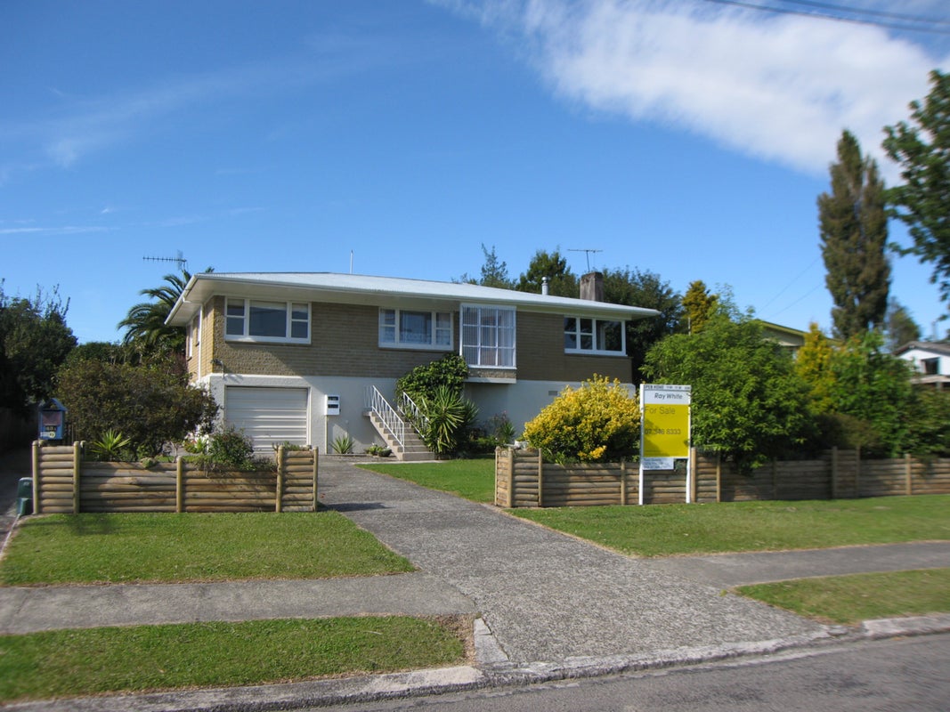 43 Elliott Crescent, Owhata, Rotorua - Carousel 1