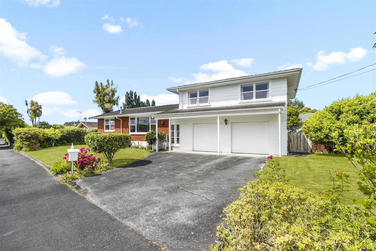 12 Chesterman Road, Riverlea, Hamilton - Carousel 1
