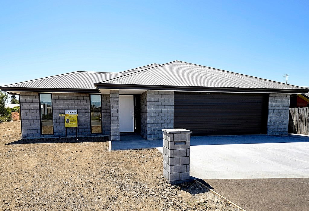 5 Magnolia Drive, Netherby, Ashburton - Carousel 1