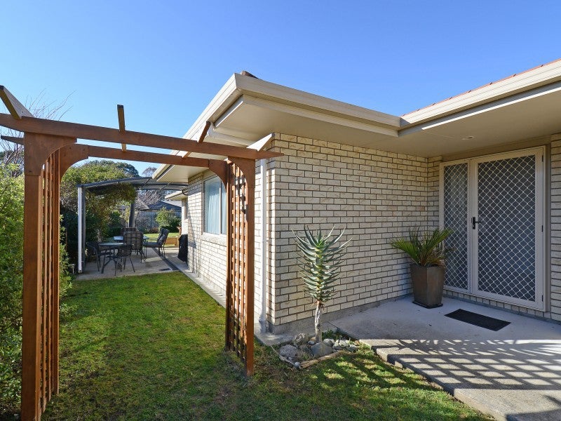 10 Evergreen Crescent, Trentham, Upper Hutt - Carousel 1