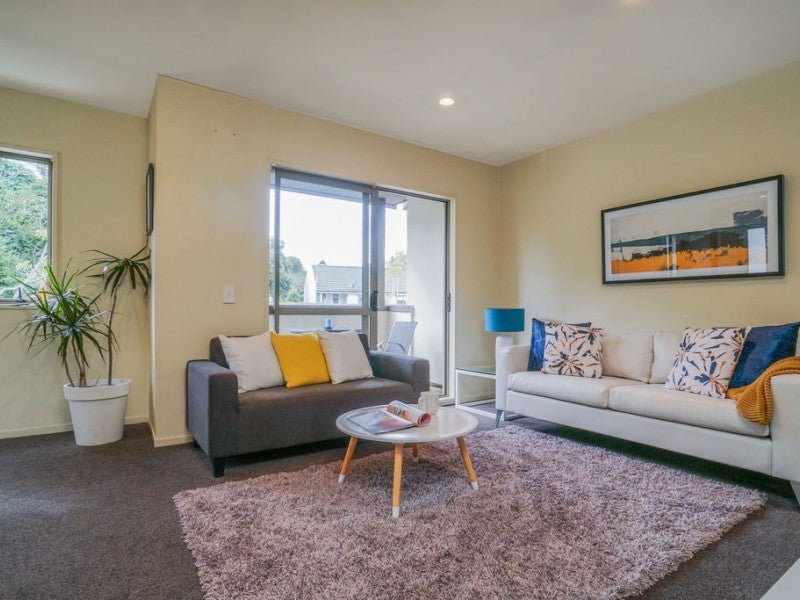 19B/21 Hunters Park Drive, Three Kings, Auckland - Carousel 1