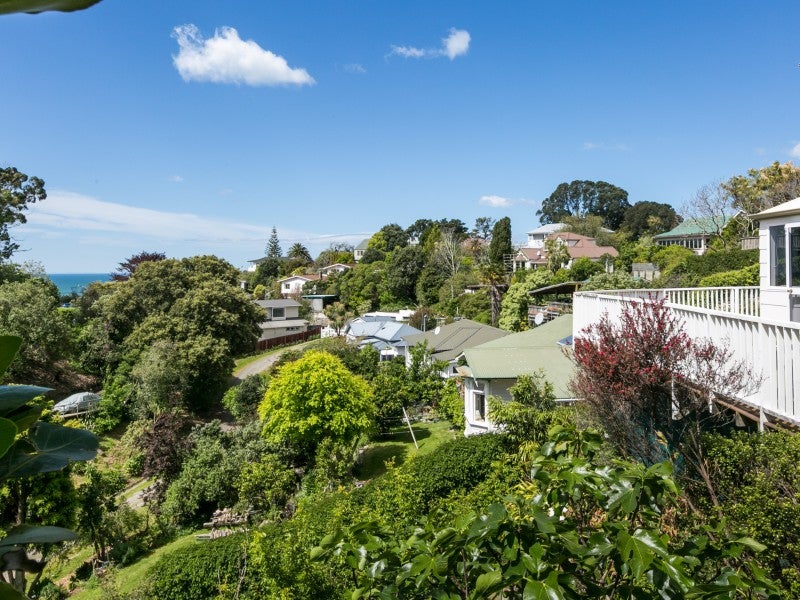 19 Lighthouse Road, Bluff Hill, Napier - Carousel 2