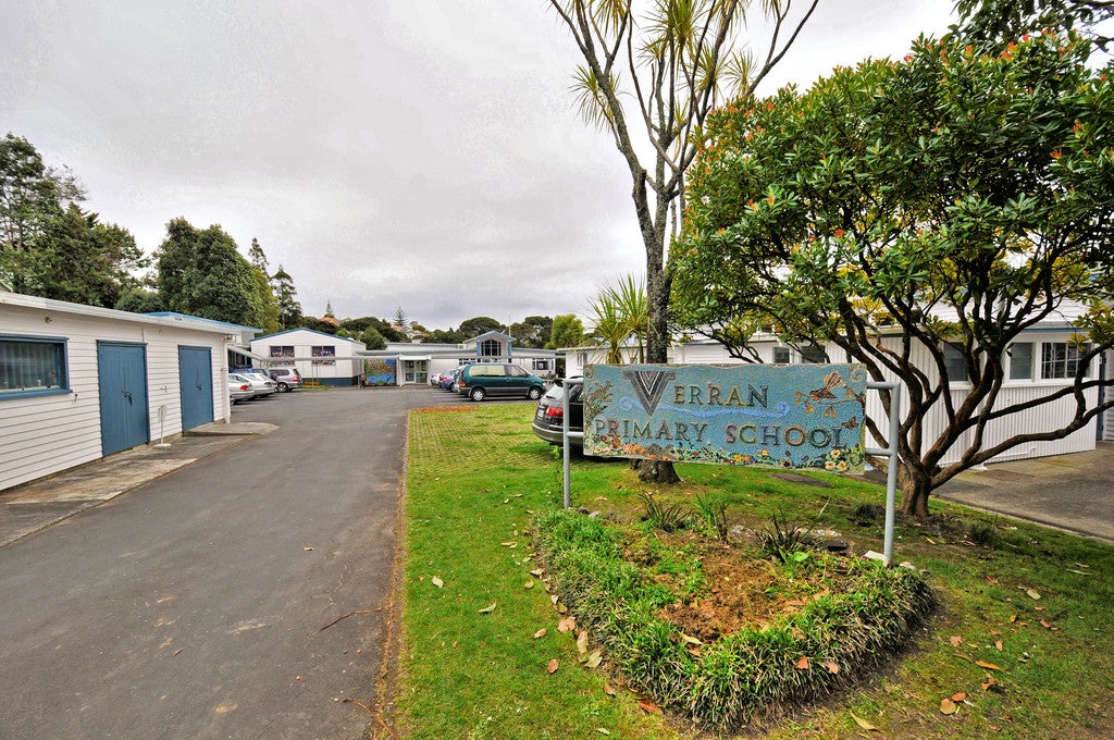 8/8 Flynn Street, Birkdale, Auckland - Carousel 20