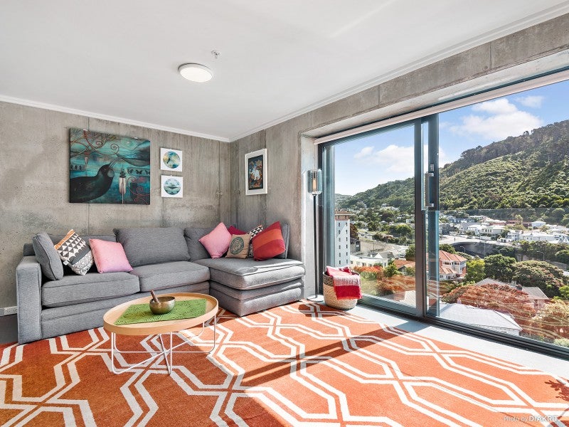 1002/111 Molesworth Street, Thorndon, Wellington - Carousel 1