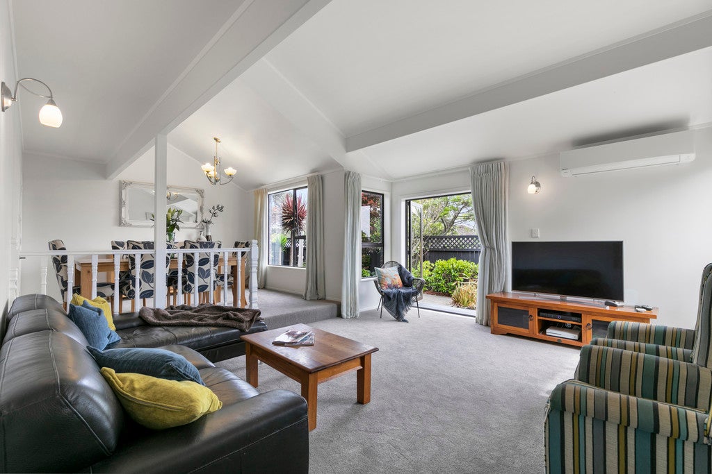 61A Coldham Crescent, Saint Johns, Auckland - Carousel 1