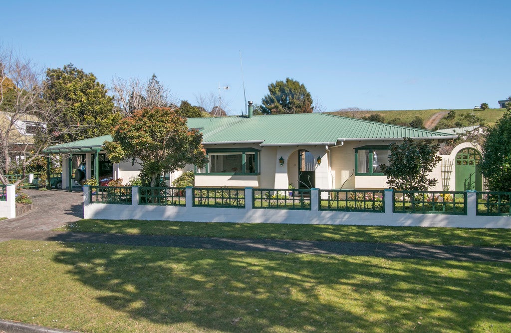 7 Pohutukawa Drive, Athenree, Katikati - Carousel 1