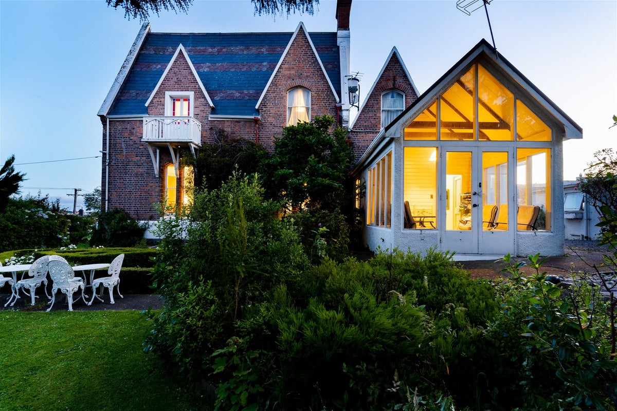 15 Lisburn Avenue, Caversham, Dunedin - Carousel 1