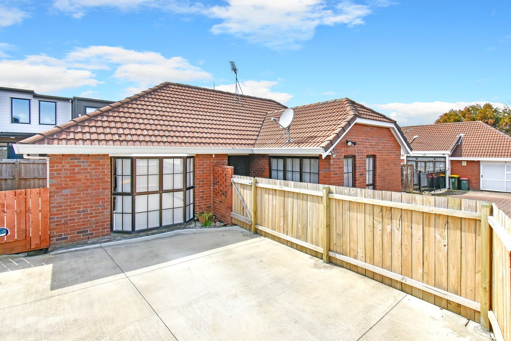 2/15 Alfriston Road, Manurewa East, Auckland - Carousel 2