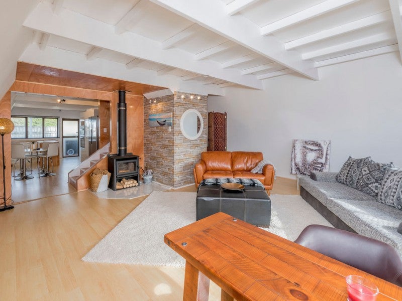 37 Scott Avenue, Otaki Beach, Otaki - Carousel 1