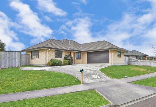 157 Pacific Drive, Fitzherbert, Palmerston North - Carousel 1