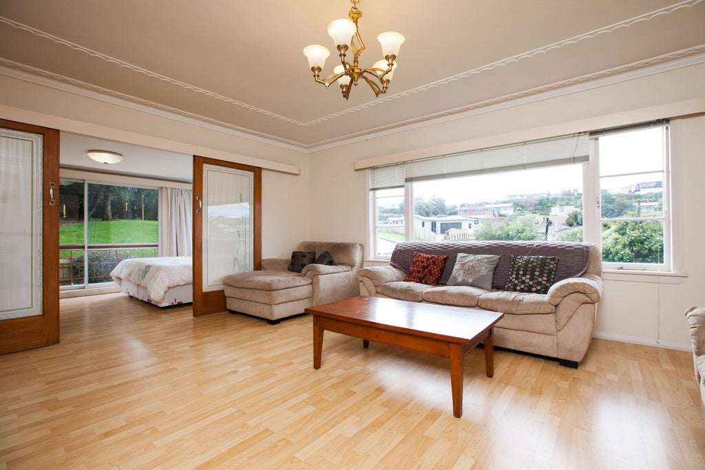 8 Lorna Street, Lynmouth, New Plymouth - Carousel 2