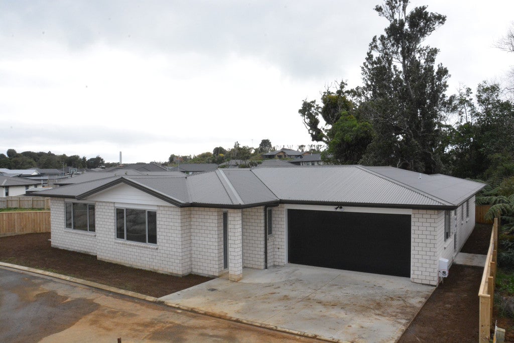 1 Totarahoe Lane, Whalers Gate, New Plymouth - Carousel 1