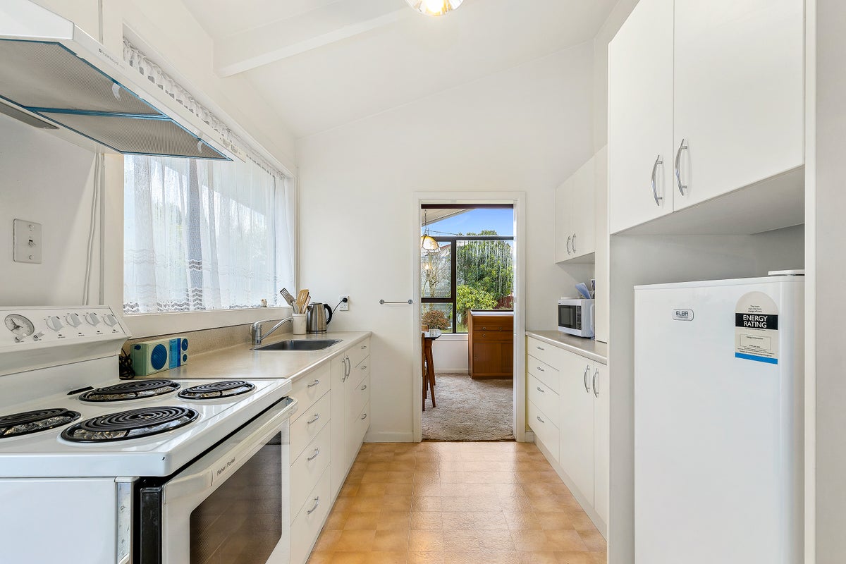 16A Fenhall Street, Russley, Christchurch - Carousel 2
