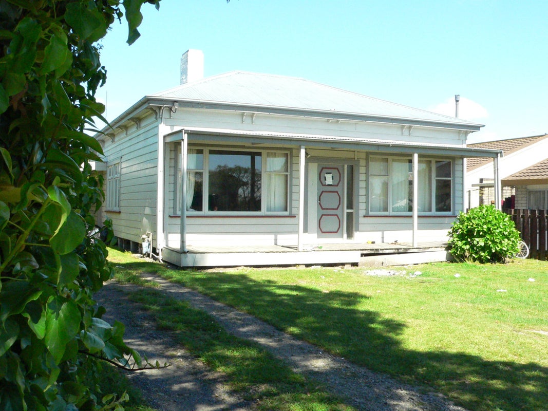 6 Hereford Street, West End, Palmerston North - Carousel 3