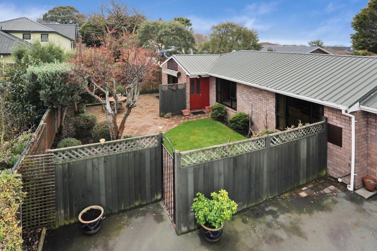 2/11 DUNEDIN STREET, Redwood, Christchurch - Carousel 2