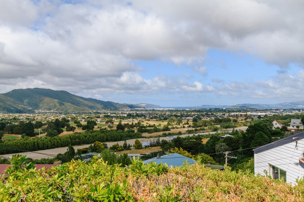 15 Vista Grove, Kelson, Lower Hutt - Carousel 1