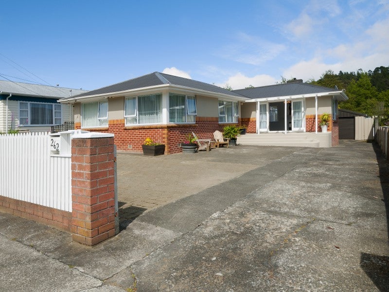 262 Stokes Valley Road, Stokes Valley, Lower Hutt - Carousel 1