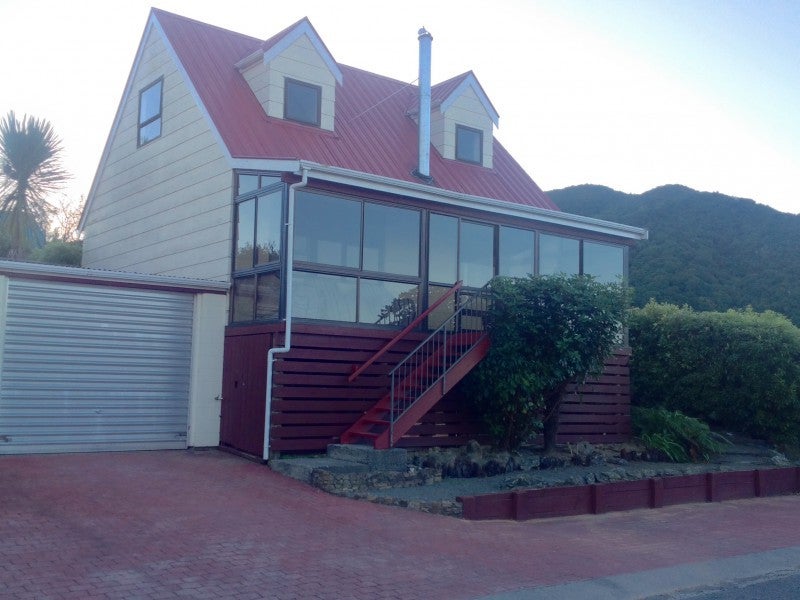 1/251A Waikawa RD, Waikawa, PICTON - Carousel 1