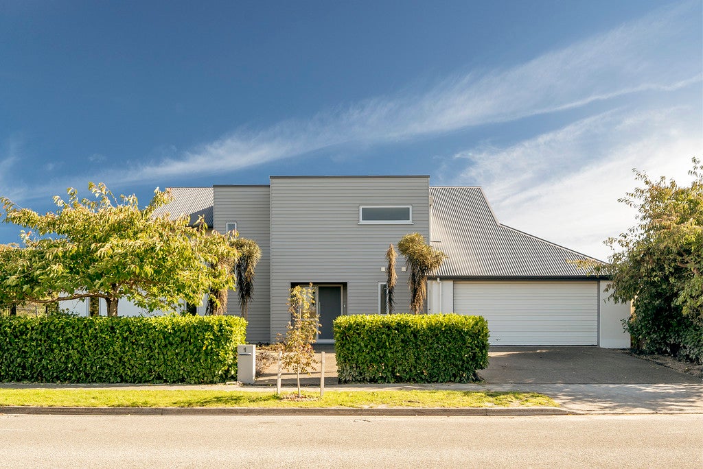 1 Puhara Avenue, Parklands, Christchurch - Carousel 1