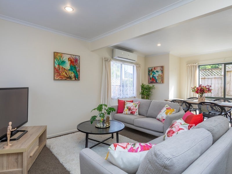 2/49 Ranui Terrace, Tawa, Wellington - Carousel 2