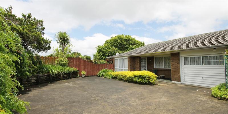 2/80 Aberfeldy Avenue, Highland Park, Auckland - Carousel 1