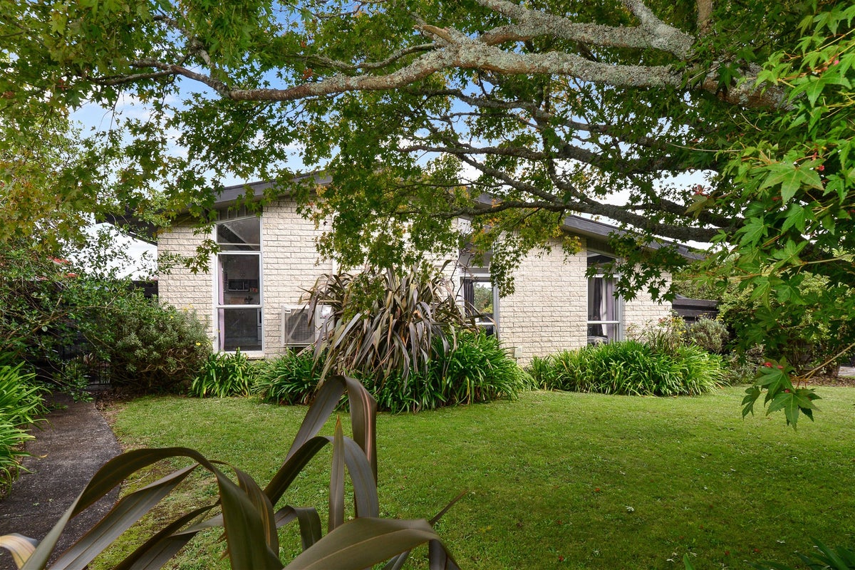 22 Lansdowne Crescent, Glenview, Hamilton - Carousel 13