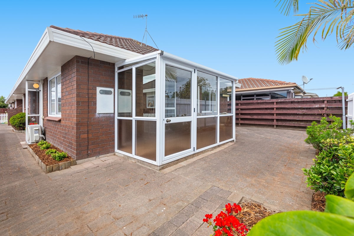 3/110 Chadwick Road, Greerton, Tauranga - Carousel 1