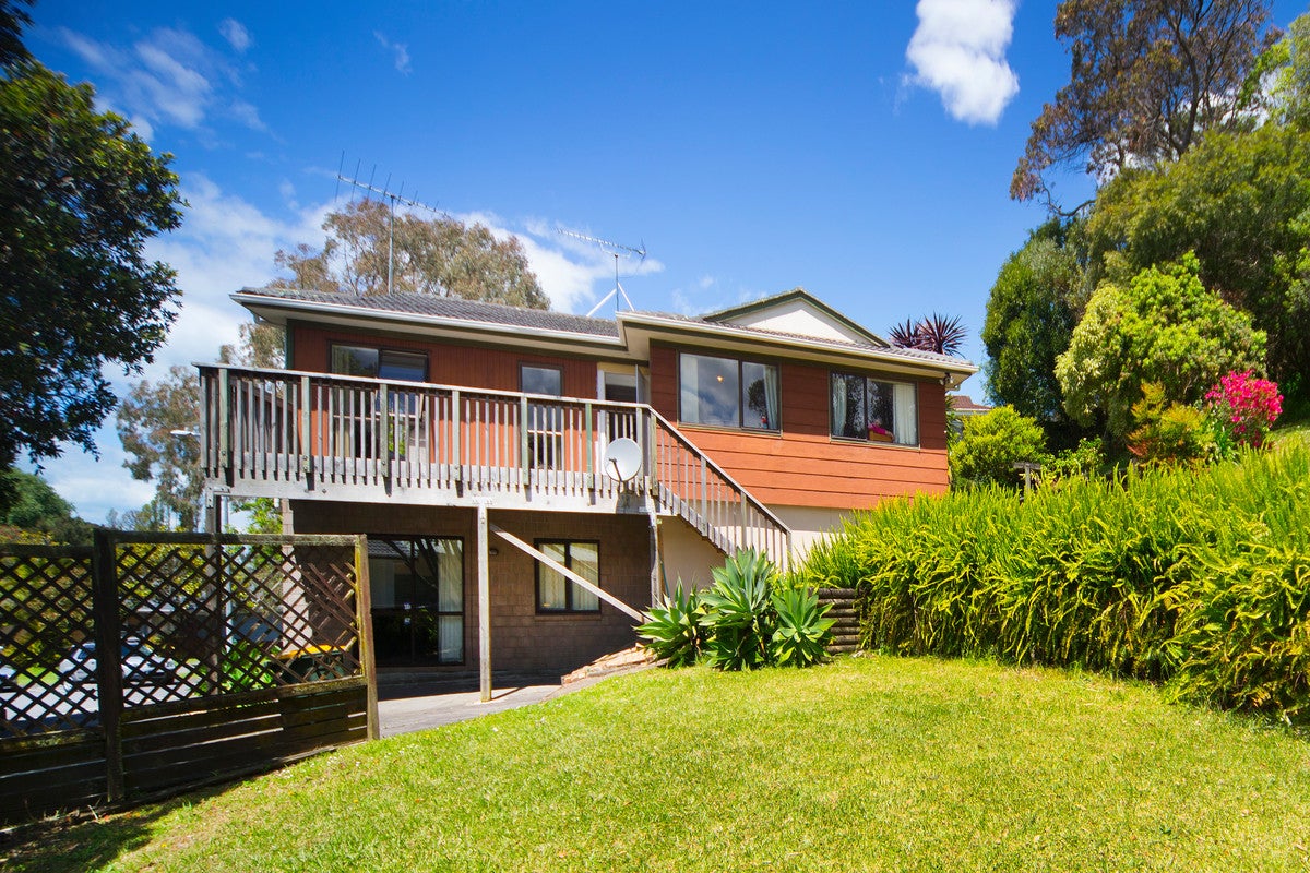 24 Jenanne Place, Totara Vale, Auckland - Carousel 1