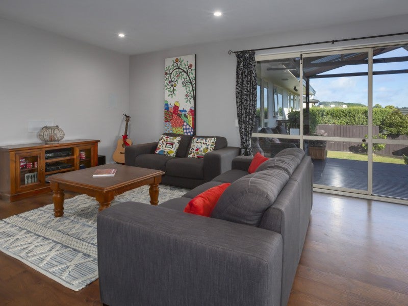 74 Navigation Drive, Whitby, Porirua - Carousel 24